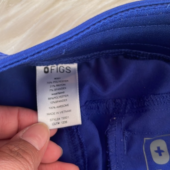 Figs Men’s Axim Cargo Scrub Pants - Picture 7 of 10